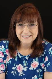 Highly recommend this if you're looking for a good page turner! 📚🤓