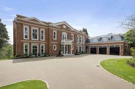 location brooks close st george 39 s hill weybridge surrey england uk square footage n x2f a b mansions brick exterior house beautiful houses exterior