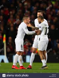 Ghim Tren Dani Alves