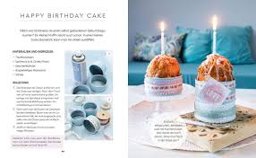 Bei der wahl des kartons ist vor allem die größe zu beachten, die eine abpolsterung zulassen muss. Einfach Nachhaltig Verpacken Schenken Aufbewahren Ratgeber Gesundheit Bucher Bucher Unterhaltung Ddv Lokal