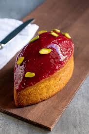 Cake Moelleux A La Pistache Aux Griottes Et Aux Framboises Recette En 2020 Cake Pistaches Cake Moelleux Recette Cake