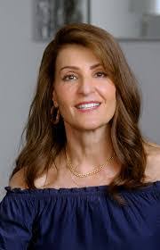 Karen Olenick's Instagram, Twitter & Facebook