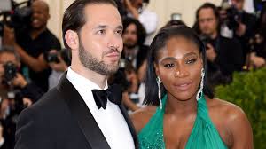 She held her left hand over her mouth and tried to hold back tears while getting ready to serve. Venus Williams Hints Sister Serena Is Expecting A Baby Girl Abc News