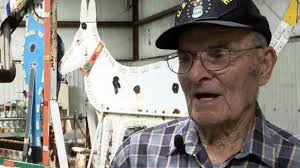 Self-taught artist dies at 94