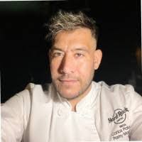 Carlos Palomar's Instagram, Twitter & Facebook