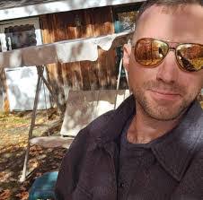 Seth Toole's Instagram, Twitter & Facebook