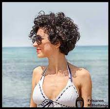 Susse Lockige Kurze Frisuren Fur Damen Lockige Kurze Frisuren Lockige Kurzhaarfrisuren Frisuren Kurz