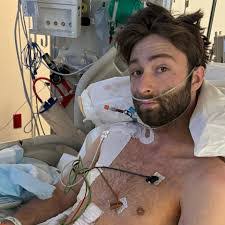 Matthew Hinds's Instagram, Twitter & Facebook