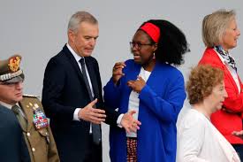 Et pourtant, nous sommes une famille plutôt normale ; Affaire De Rugy Le Gouvernement N A Aucune Indication Que Des Regles Aient Ete Transgressees