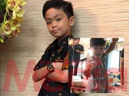 Meskipun masih muda, aktor cilik ini mempunyai bakat yang luar biasa dalam lakonannya sehingga memberi impak kepada para penonton. Nik Adam Mika Anak Siapa Malayagif