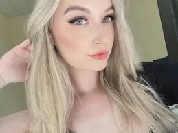 Nicole Gall's Instagram, Twitter & Facebook