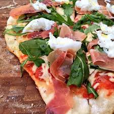 Pizza From The Weber Grill Deep Dish Pizza Recipe Crockpot Recipes Beef Grilled Pizza
