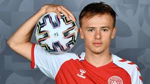 Check spelling or type a new query. Goalpoint Pt On Twitter Russia 0 1 Dinamarca Goalpoint Ratings 45 Mikkel Damsgaard Den 6 3 Daler Kuzyaev Rus 6 2 Jannik Vestergaard Den 5 9 Yurari Poulsen Den 4 4 Euro2020 Rusden Eurototorating Ratersgonnarate