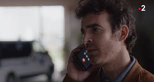 — j'ai soif aussi… cherchons un puits… — les étoiles sont belles, à cause d'une fleur que l'on ne voit pas… je répondis «bien sûr» et je regardai, sans parler, les plis du sable sous la lune. Un Si Grand Soleil Spoiler Deux Departs Dimitri Est Il Le Meurtrier De Maria Toutelatele