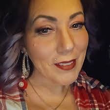 Kris Goins's Instagram, Twitter & Facebook