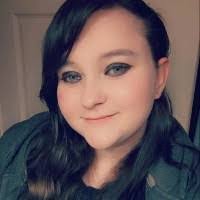 Julia Padgett's Instagram, Twitter & Facebook