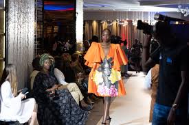 353 meilleures images du tableau bazin en 2019 mode modele bazin femme mariage. Dakar Fashion Week 2019 Ces Cinq Designers Qui Ont Ebloui Le Premier Defile Jeune Afrique