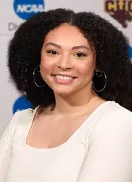 Sydney Lloyd's Instagram, Twitter & Facebook