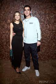 Сашу новикову с днём рождения поздравили и другие звёзды. S Dochkoj Vse Ponyatno A S Kem Vstrechaetsya Syn Arkadiya Novikova