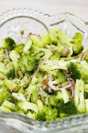 Brokkolisalat Frischer Salat Und Einfaches Salatdressing Brokkoli Salate Einfache Salat Rezepte Brokkolisalat