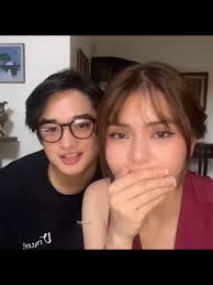 Aubrey at Lance: Ang Kakaibang Paghawak ng Mukha