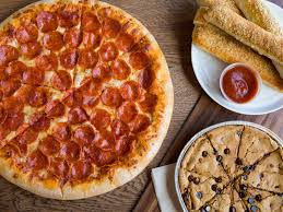 Save up to $2 with 6 little caesars pizza coupons, promo codes or sales for january 2021. National Breadstick Day 2019 How To Get Free And Cheap Breadsticks Promo Codes And More For Olive Garden Little Caesars