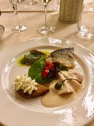 Antipasti per natale cercasi, soprattutto se iniziate a realizzare che quest'anno tocca a voi rimboccarvi le maniche per preparare la cena della vigilia di natale o il pranzo del 25. Selezione Di Antipasti Piemontesi Caldi E Freddi Ravioli Con Meravigliosa Fonduta Di Maccagno E Picture Of Hotel Ristorante Croce Bianca Oropa Tripadvisor