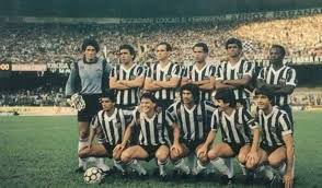 Um adversário tradicional, que já foi seis vezes campeão e disputou 11 finais do torneio. Campeao Mineiro De 1986 Em Pe Joao Leite Nelinho Vandinho Luizinho Batista E Joao Luiz Agachados Sergio Araujo Everton N Atletico Atletico Mg Futebol