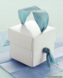 Dressing Up The Basic Box Martha Stewart Diy Crafts Envolver Regalos Cajas Empaques Envolver Regalos De Manera Original