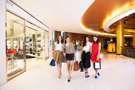 Sunway pyramid is deploying the smart parking system uses the license plate recognition (lpr) technology to detect the entry and exit of the vehicle. Shopping Kuala Lumpur Attractions