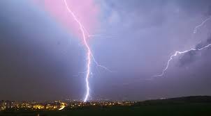 Silné noční bouřky přerušily dodávky elektřiny. Bourky Na Plzensku 3 5 2017 Amaterska Meteorologicka Spolecnost