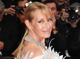 Estelle Lefébure en deuil : son ex-mari David Hallyday lui apporte un  précieux soutien