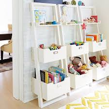 Little Sloane Leaning Bookcase White The Land Of Nod Kvartira Detskaya Idei Dlya Ukrasheniya Komnat Interer