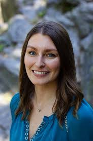 Lisa Strickler's Instagram, Twitter & Facebook