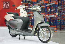 Vinfast ra mắt hai dòng xe máy điện mới và công bố mô hình trải nghiệm mua sắm o2o. Chi Tiáº¿t Xe May Ä'iá»‡n Vinfast Klara 2021 Kem Gia Ban Mua Xe Nhanh