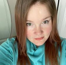 Cara Blum's Instagram, Twitter & Facebook