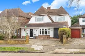 Homes for Sale in Stuart Way, Staines TW18