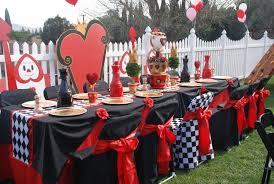 Queen Of Hearts Alice In Wonderland Birthday Party Ideas Photo 2 Of 7 Alice In Wonderland Tea Party Alice In Wonderland Party Alice In Wonderland Theme