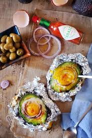 Avocat Grille Et Farci A L Oeuf Chefnini Recette Oeufs Cocotte Recettes De Cuisine Avocat