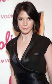 At age 12, she started her acting career by appearing in a local theater production of annie as pepper. Sabrina Lloyd Biography Movie Highlights And Photos Allmovie