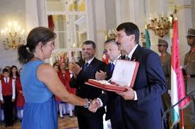Krisztina egerszegi won four awards, the most by a female swimmer, while tamás darnyi claimed three. Egerszegi Krisztina A Legmagasabb Kituntetest Kapta Meg Hir Ma