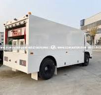 China ISUZU FRR 6000 Liters Fuel Refilling Truck With Double ...