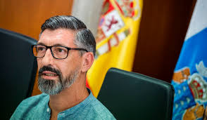 El Gobierno quiere zanjar ya que las microalgas no viven del agua residual,  el PP le exige más rigor