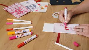 Here, we show you how to make a darling wedding advent calendar! Make Your Own Advent Calendar Part 2 Ideas Edding