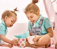 Retrouvez des vêtements unique et originaux pour votre fils, à la dernière mode. Occuper Les Enfants A La Maison Idee De Jeux Pour Amuser Les Enfants 18h39 Fr