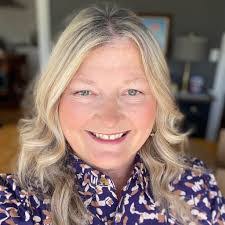 April Manning's Instagram, Twitter & Facebook