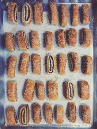Date Walnut Rolls Kleichat Tamur Cookie Middle Eastern Food Desserts Food Armenian Recipes