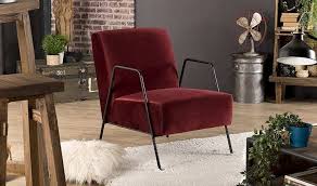 Fauteuil avec structure métallique visible, coussin de dos. Fauteuil De Salon Design En Tissu Velours Bordeaux Et Metal Emilia
