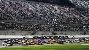 Naturalmente per acquistare uno spot durante la manifestazioni bisogna sborsare cifre stratosferiche: Get Up To Speed For Nascar S Daytona 500 Here S What You Need To Know Fox 2