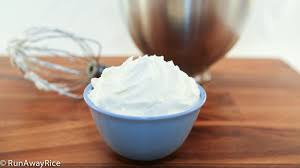 Whipped Cream Frosting Kem Tuoi Lam Banh Runawayrice Whipped Cream Frosting Asian Cake Easy Frosting